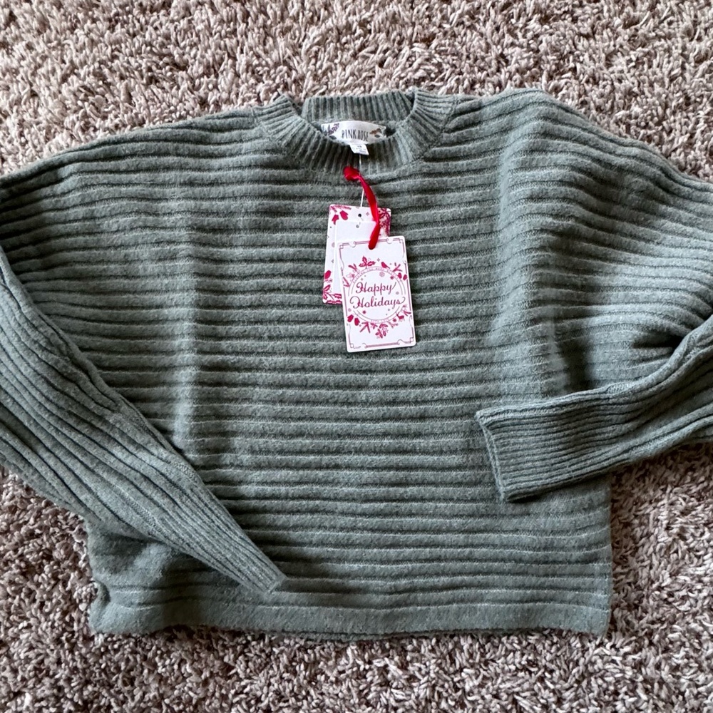 Pink Rose cropped sweater